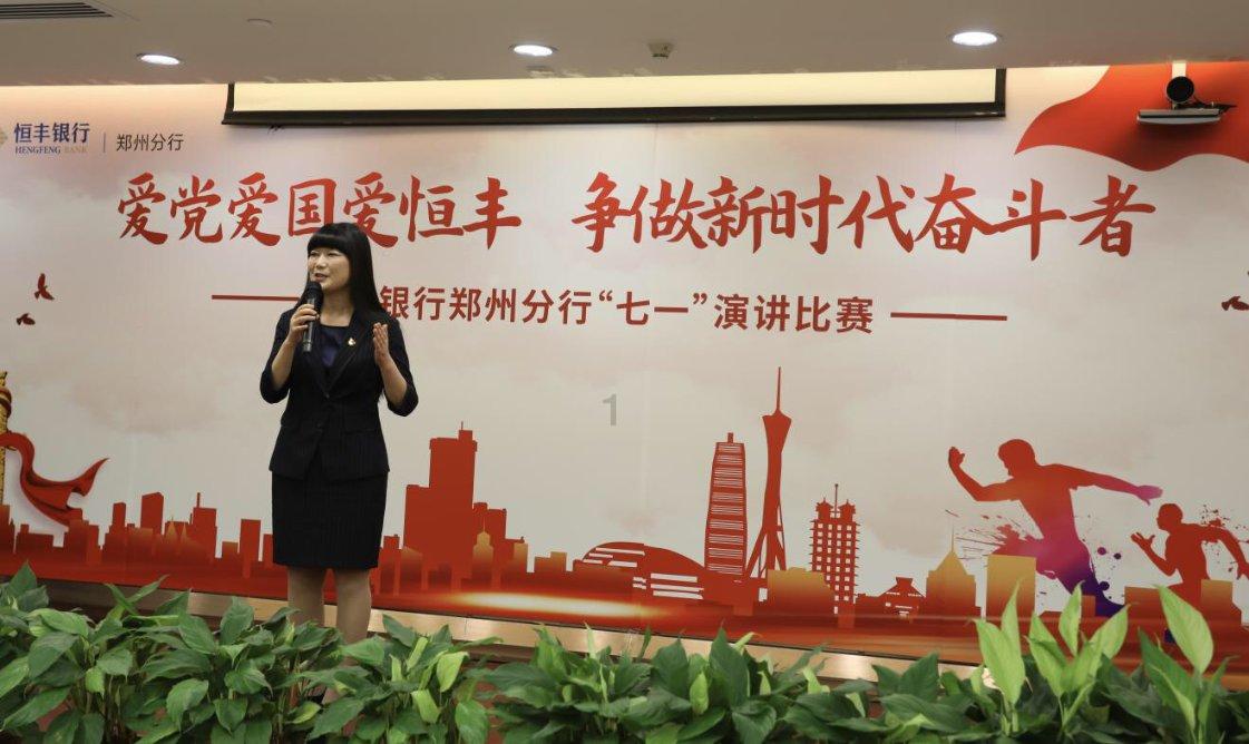 云南山体滑坡抢险抢险救援连夜加紧进行